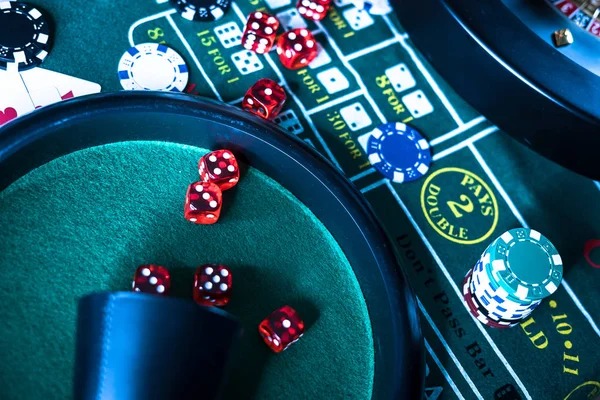 lotreonline app showing live roulette table and deposit options including DANA and OVO