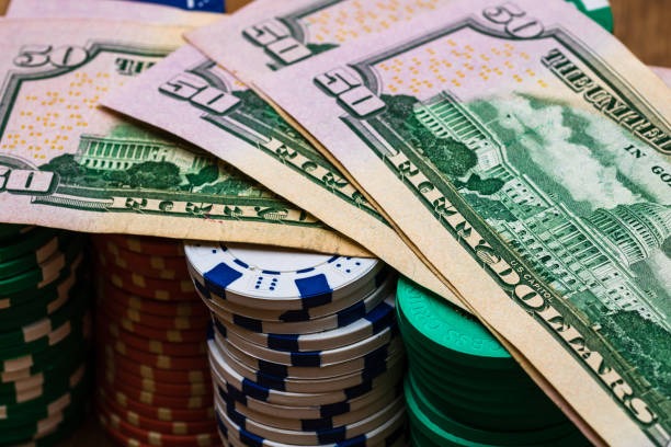 Roulette table in action Roulette table with spinning wheel on lotreonline live casino